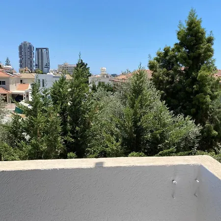 1-bedroom With View * 利马索尔